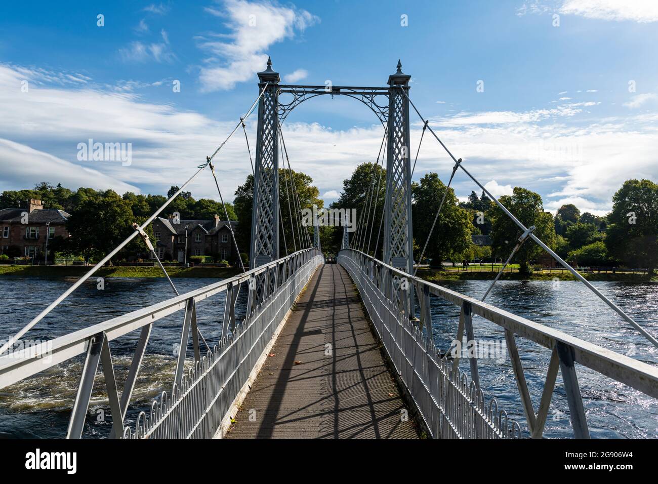 Großbritannien, Schottland, Inverness, Greig Street Bridge über den Fluss Ness Stockfoto
