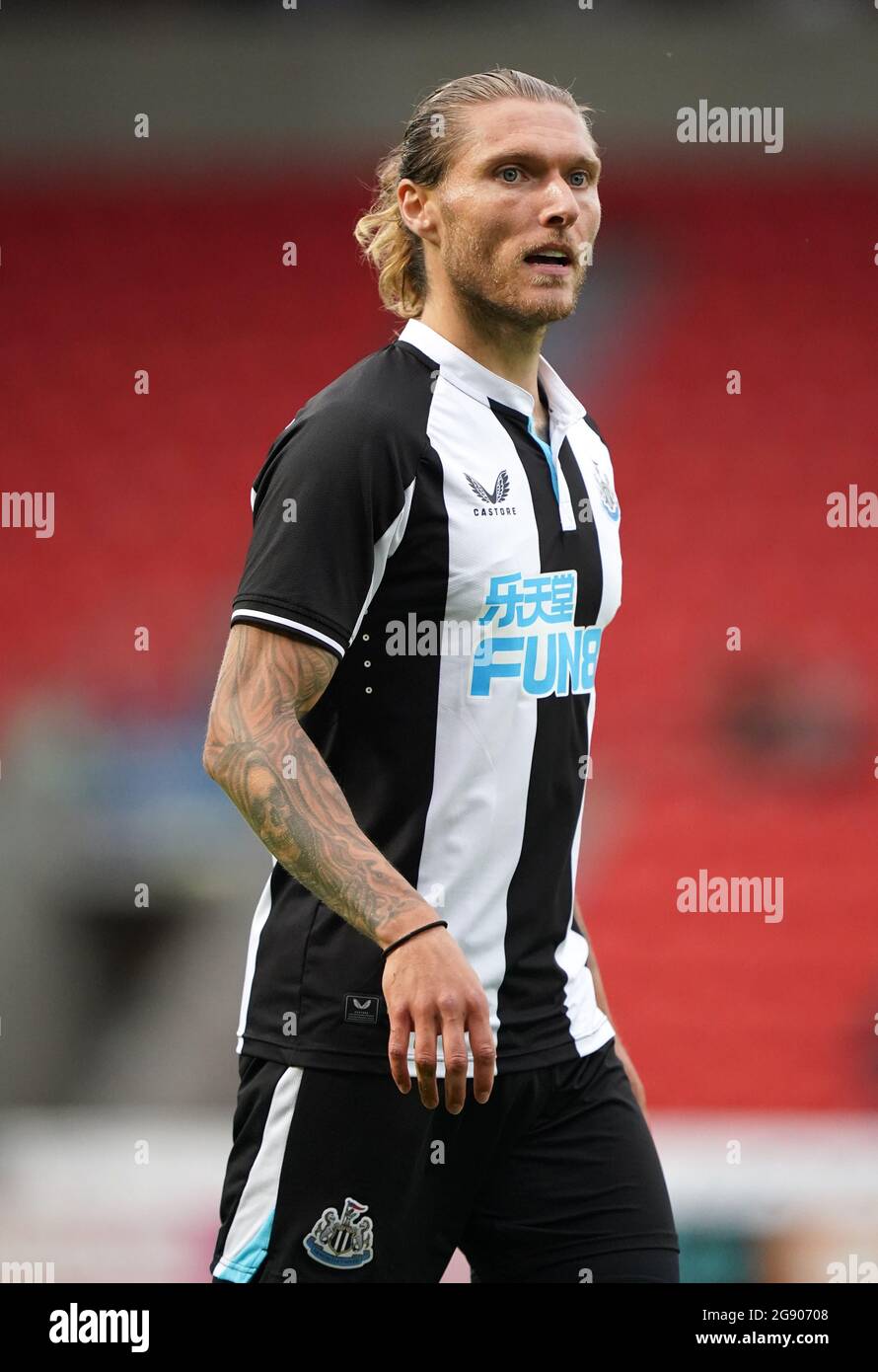 Jeff Hendrick von Newcastle United während des Freundschaftsspiel vor der Saison im Keepmoat Stadium, Doncaster. Bilddatum: Freitag, 23. Juli 2021. Stockfoto