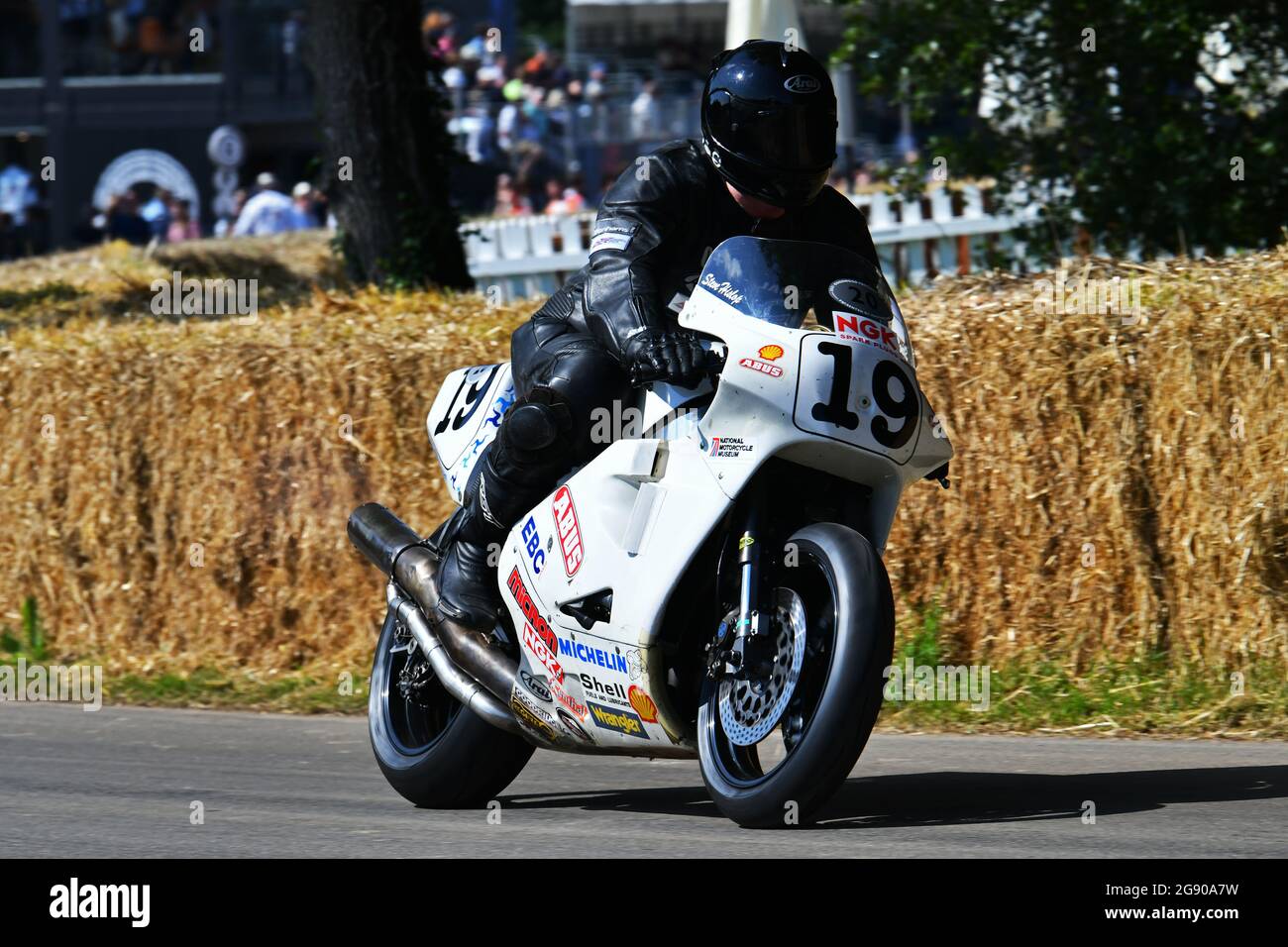 James Hewing, Wesley Wall, Norton NRS, White Charger, 110 Years of the Mountain Course, Goodwood Festival of Speed, The Maestros - Motorsport's Great Stockfoto