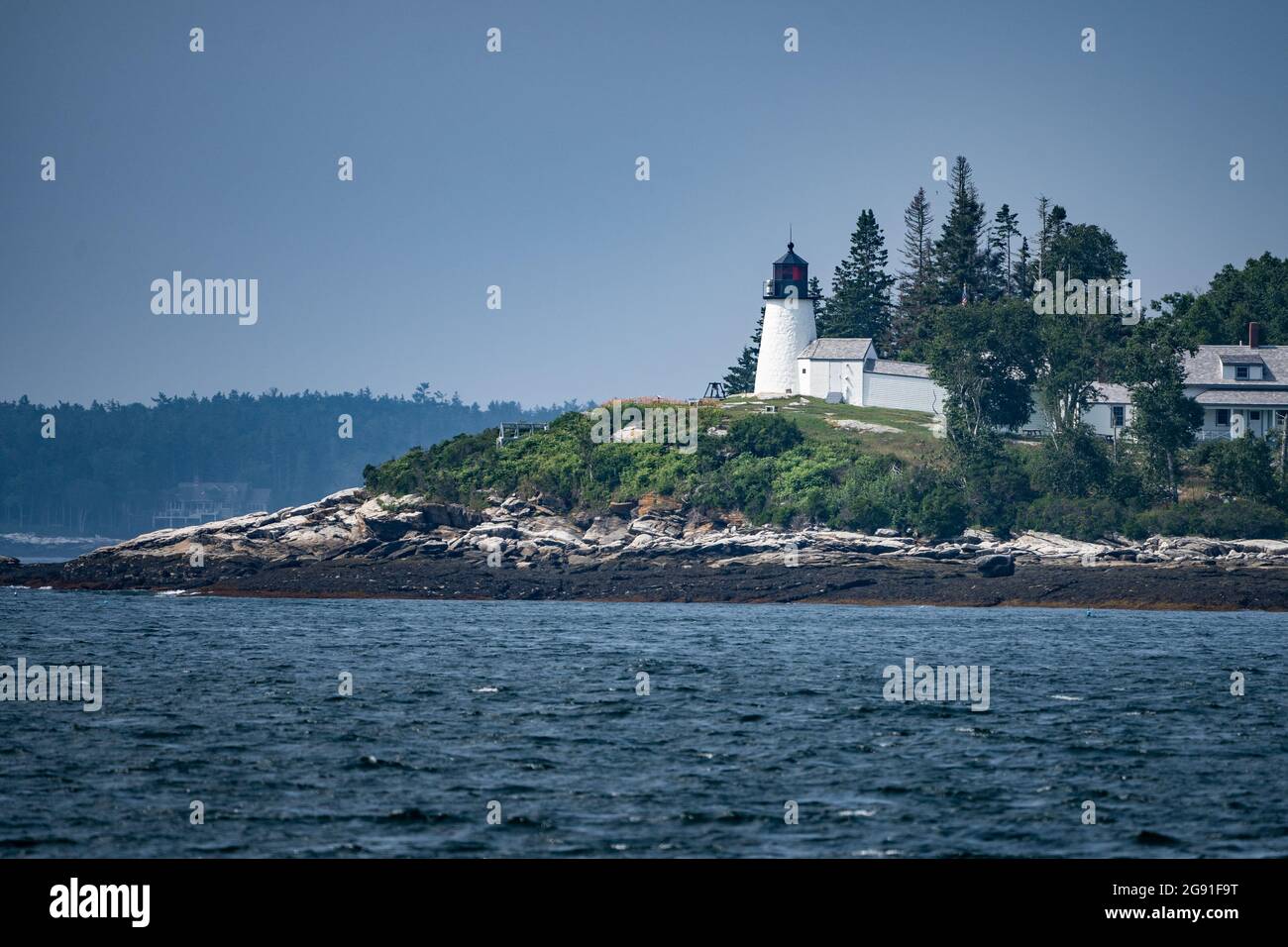 Burnt Island Light House ist ein funktionstüchler Leuchtturm auf einer 5 Hektar großen Insel, die nur mit dem Boot erreichbar ist. Stockfoto