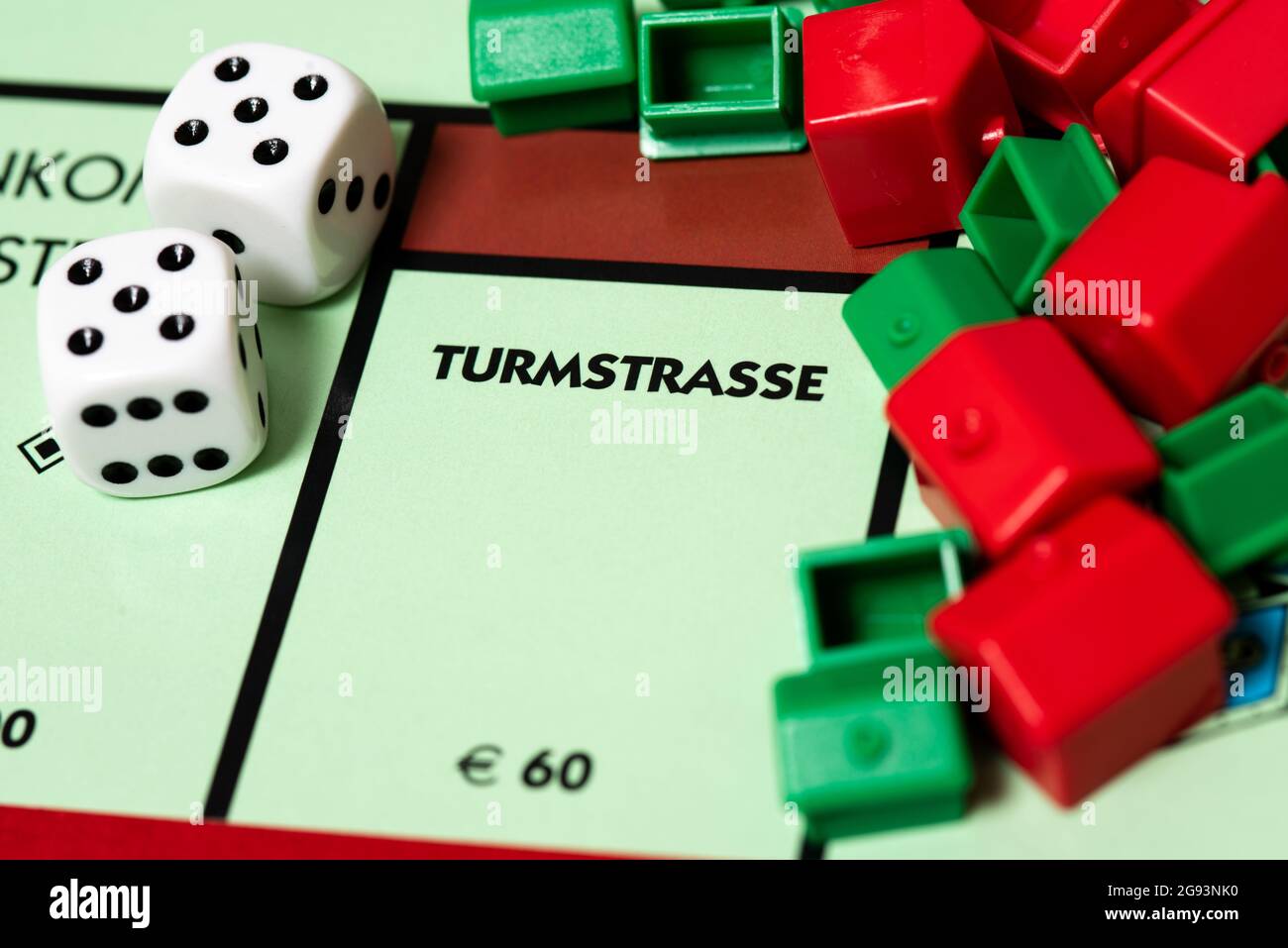 Nahaufnahme der Turmstraße auf der deutschen Monopolbehörde. Stockfoto