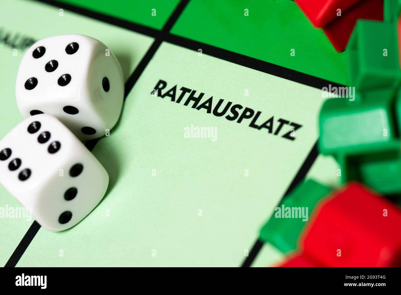 Nahaufnahme des Rathausplatzes auf der deutschen Monopolbehörde. Stockfoto