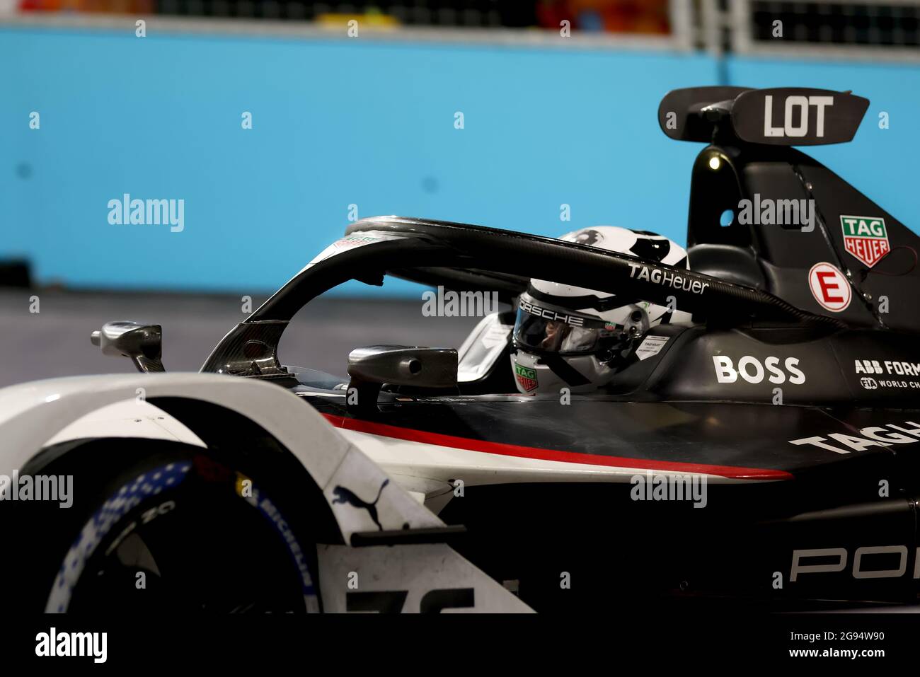 Excel Circuit, Docklands, London, Großbritannien. Juli 2021. Formel E London E Prix; Andre Lotterer aus Deutschland fährt für (36) TAG Heuer Porsche im Qualifying Credit: Action Plus Sports/Alamy Live News Stockfoto