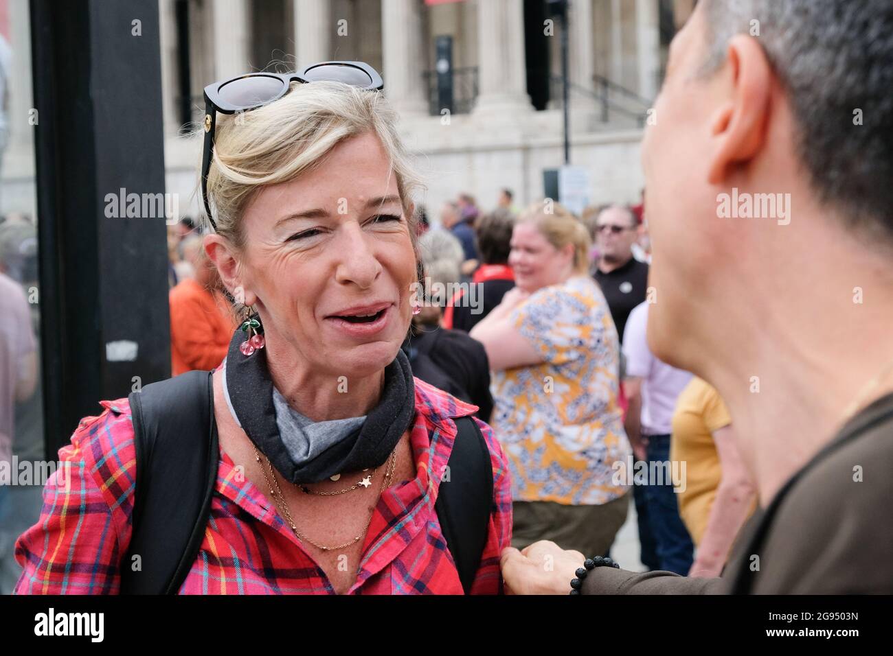 Trafalgar Square, London, Großbritannien. Juli 2021. Katie Hopkins. Protest gegen Impfpass auf dem Trafalgar Square. Kredit: Matthew Chattle/Alamy Live Nachrichten Stockfoto