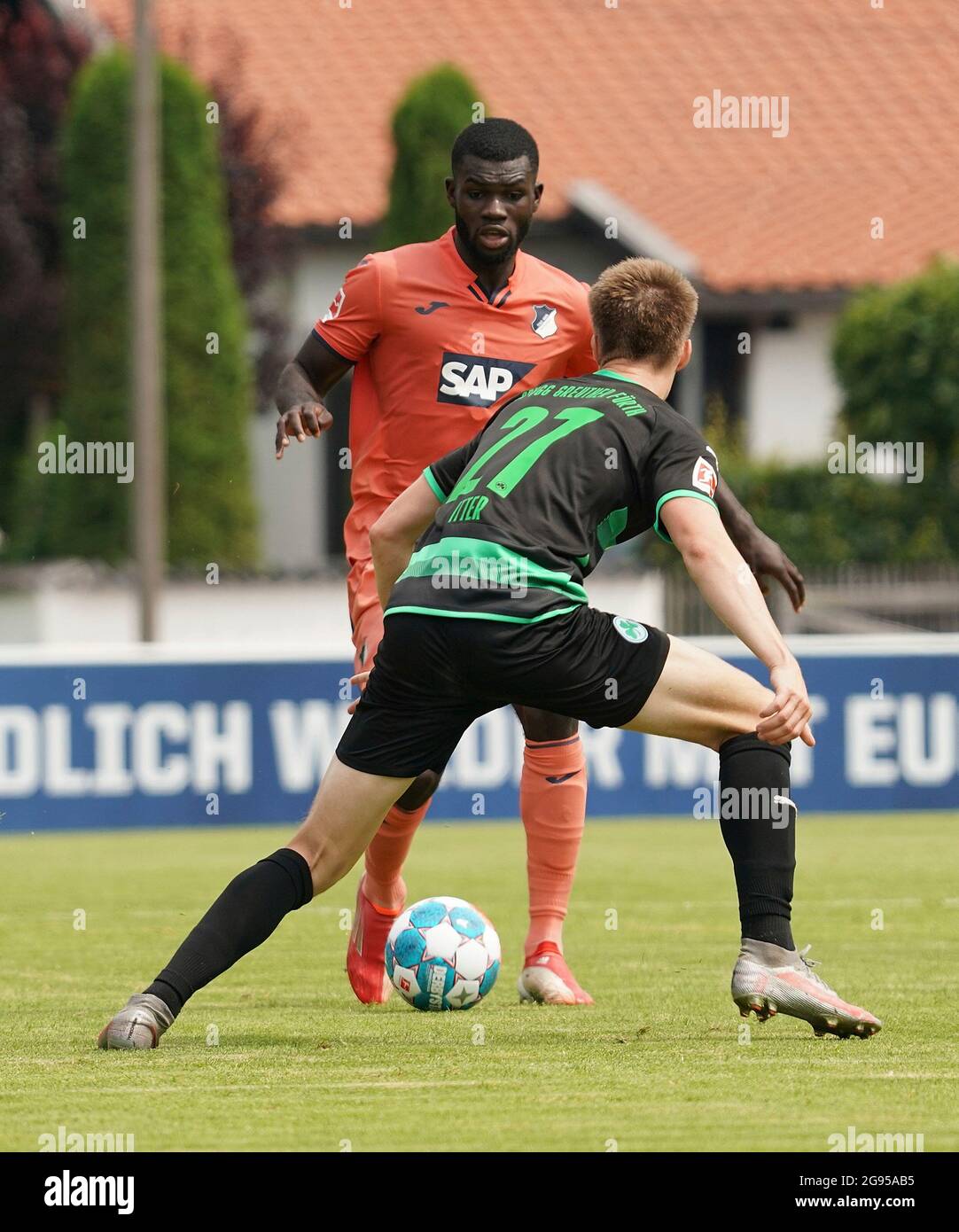 24.07.2021, Rottach-Egern, TSG Hoffenheim Trainingslager in Rottach-Egern, im Bild Ihlas Bebou (Hoffenheim), Luca Itter (Furth) Stockfoto