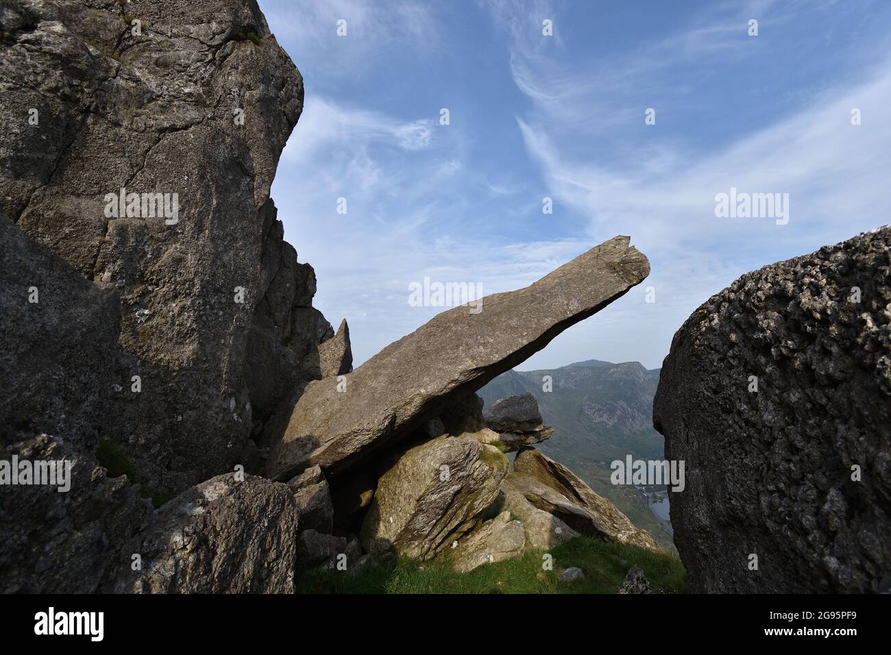 Cannon Stone liegt an der North Ridge Route von Tryfan Stockfoto