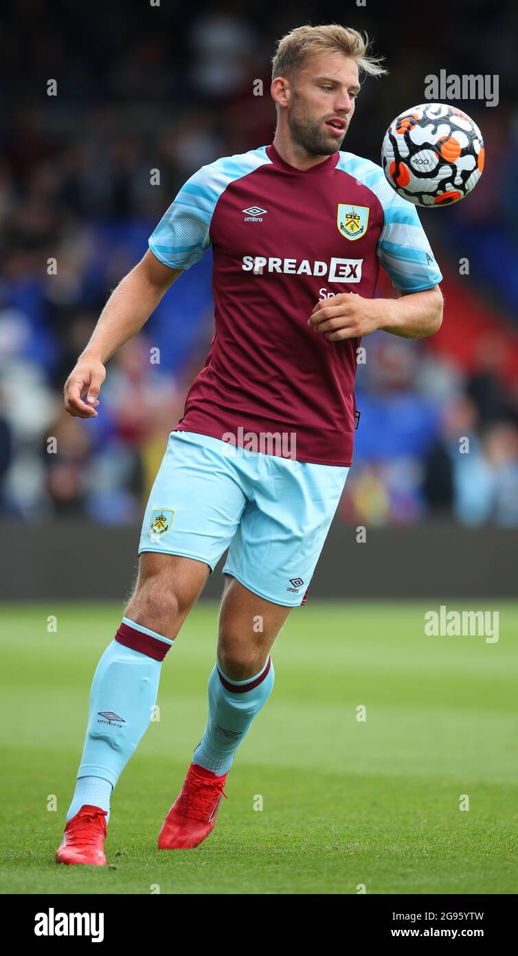 Oldham, England, 24. Juli 2021. Charlie Taylor von Burnley während des Vorsaison-Freundschaftsspiel im Boundary Park, Oldham. Bildnachweis sollte lauten: Simon Bellis / Sportimage Stockfoto