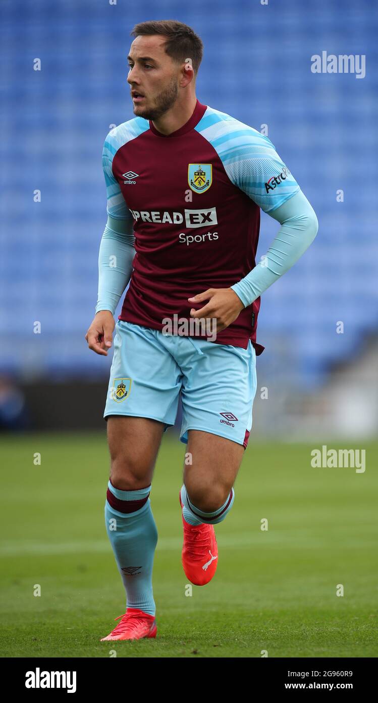 Oldham, England, 24. Juli 2021. Josh Brownhill von Burnley während des Vorsaison-Freundschaftsspiel im Boundary Park, Oldham. Bildnachweis sollte lauten: Simon Bellis / Sportimage Stockfoto