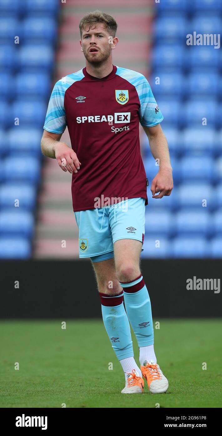 Oldham, England, 24. Juli 2021. Nathan Collins von Burnley während des Vorsaison-Freundschaftsspiel im Boundary Park, Oldham. Bildnachweis sollte lauten: Simon Bellis / Sportimage Stockfoto