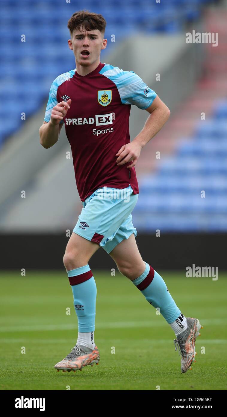 Oldham, England, 24. Juli 2021. Max Thompson von Burnley während des Vorsaison-Freundschaftsspiel im Boundary Park, Oldham. Bildnachweis sollte lauten: Simon Bellis / Sportimage Stockfoto