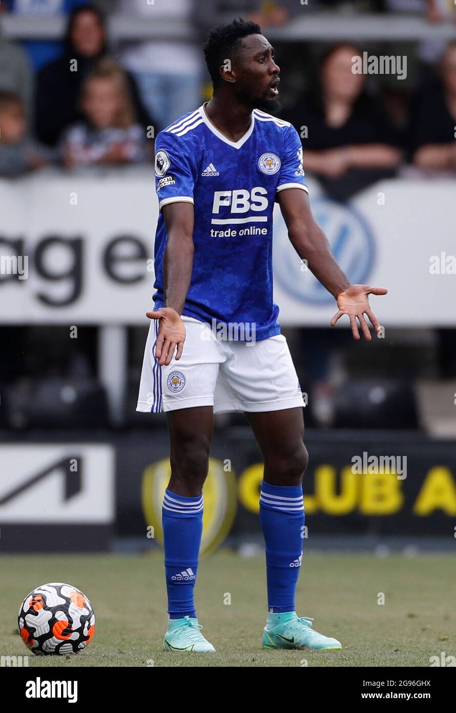 Burton Upon Trent, England, 24. Juli 2021. Wilfred Ndidi aus Leicester City das Freundschaftsspiel vor der Saison im Pirelli Stadium, Burton Upon Trent. Bildnachweis sollte lauten: Darren Staples / Sportimage Stockfoto