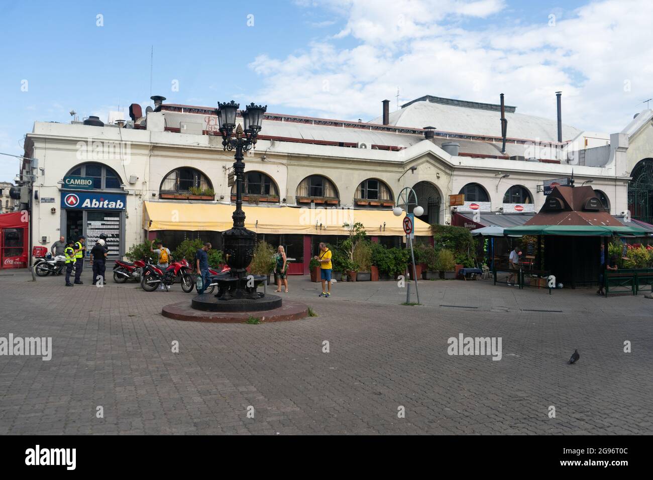 Blick auf die Fassade des Mercado del Puerto. Montevideo, Uruguay Stockfoto