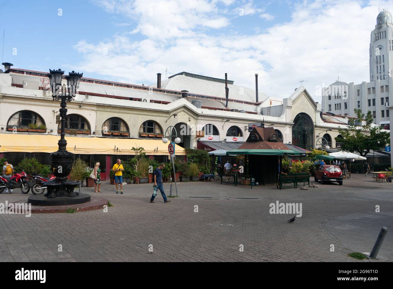 Blick auf die Fassade des Mercado del Puerto. Montevideo, Uruguay Stockfoto