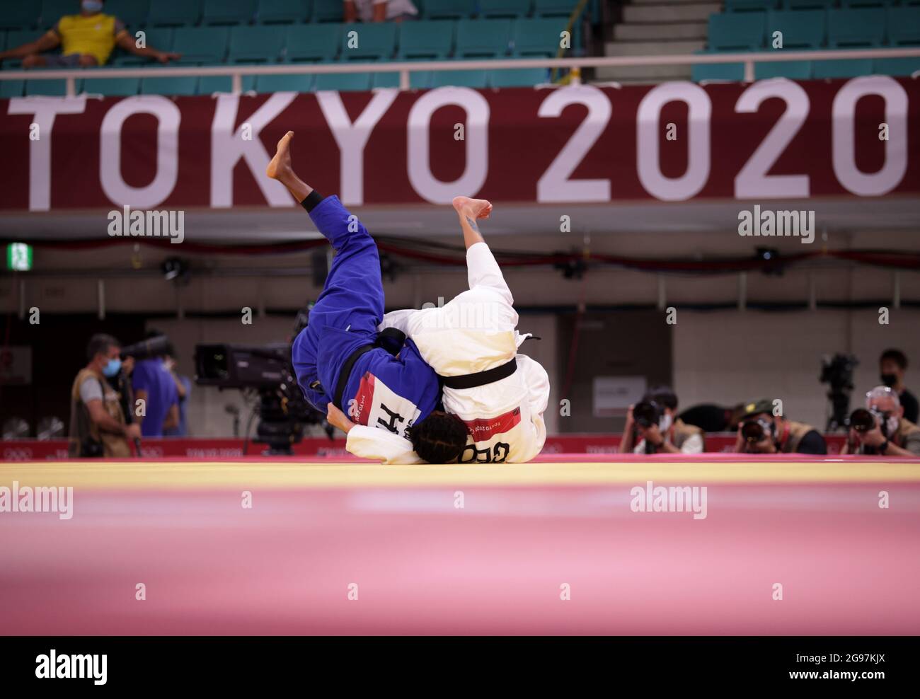 Olympische Spiele 2020 in Tokio - Judo - 52 kg der Frauen - Letzte 32 - Nippon Budokan - Tokio, Japan - 25. Juli 2021. Tetiana Levytska-Shukvani aus Georgien im Kampf gegen Sabiana Anestor aus Haiti REUTERS/Hannah McKay Stockfoto