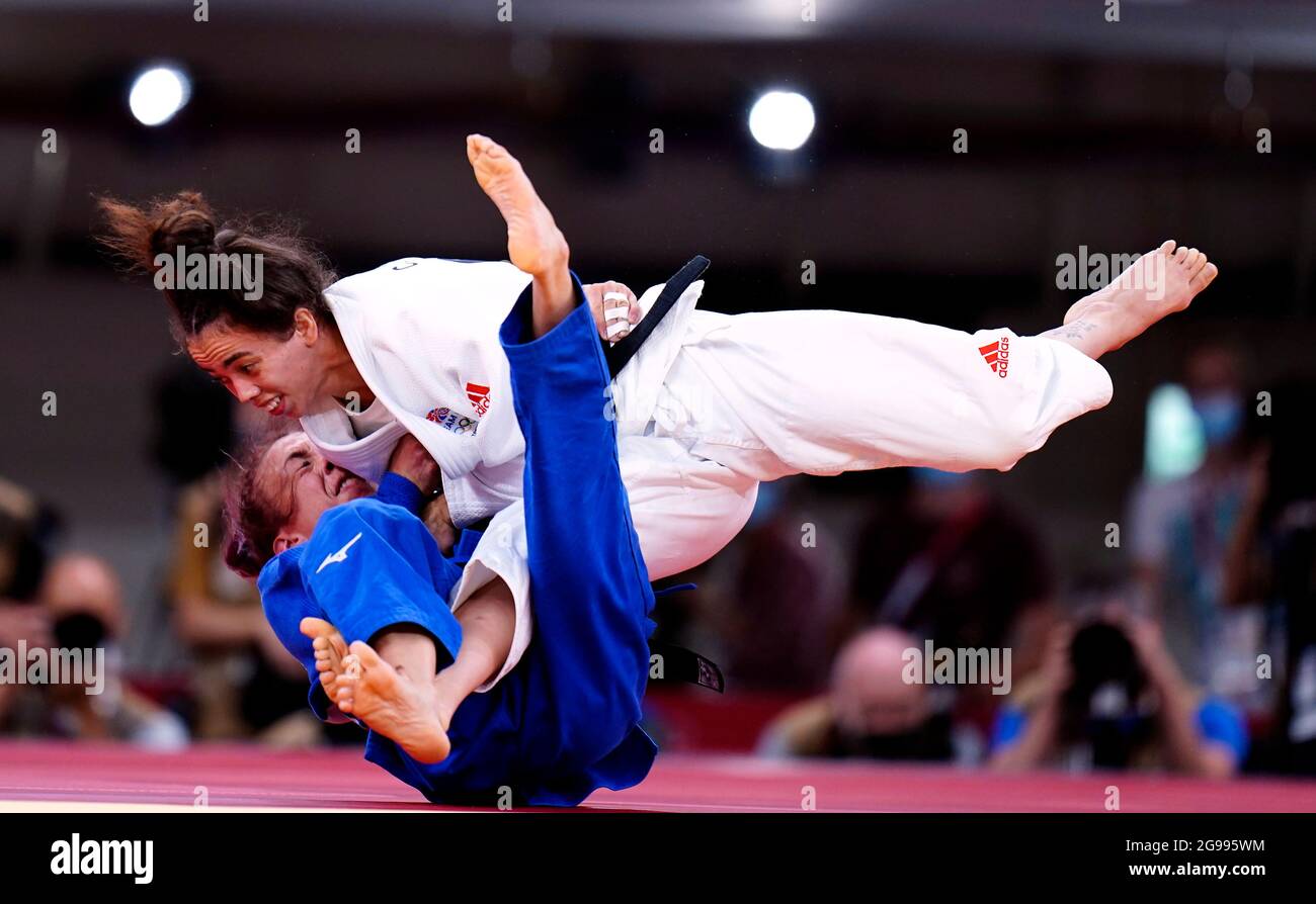 Die britische Chelsie Giles tritt am zweiten Tag der Olympischen Spiele in Tokio 2020 in Japan im Frauen-Judo mit einem Gewicht von 52 kg am Nippon Budokan an. Bilddatum: Sonntag, 25. Juli 2021. Stockfoto