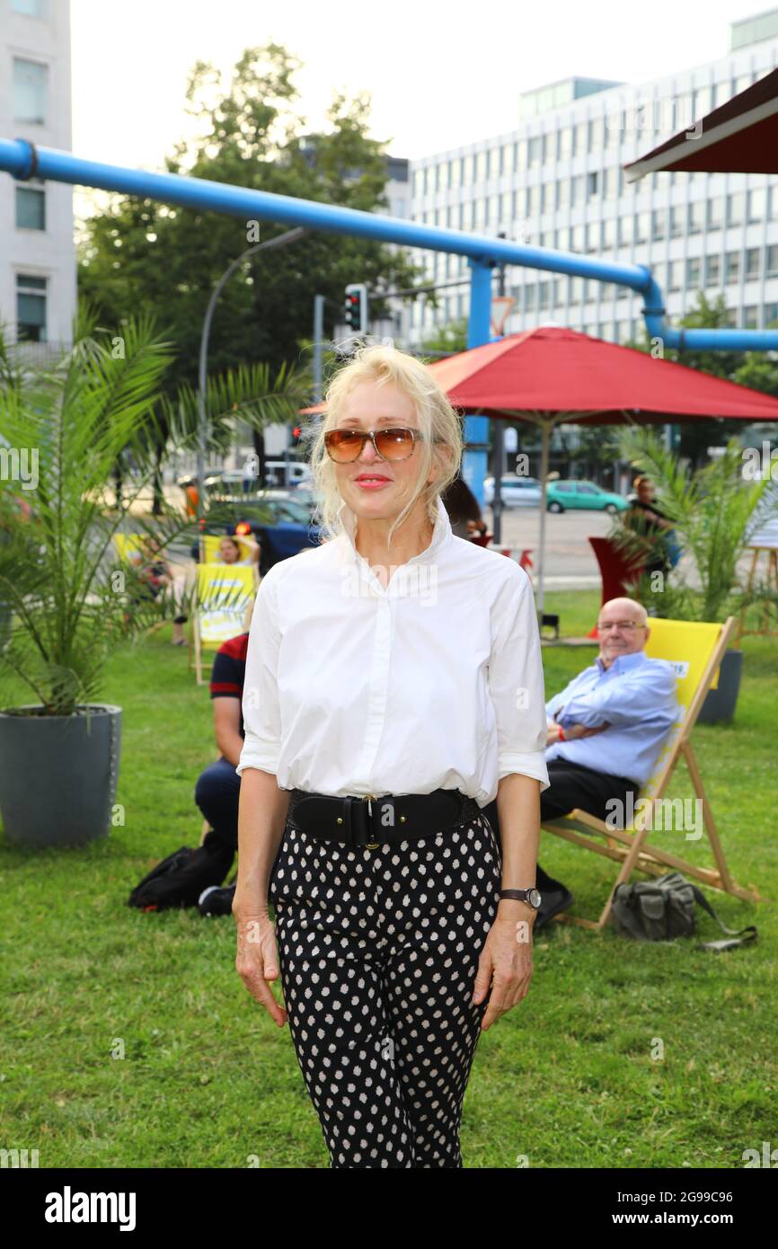 Annette Humpe bei der Premiere des Theaterstücks 'Mord im Orientexpress' in der Komödie am Kurfürstendamm im Schiller Theater. Berlin, 24.07.2021 Stockfoto