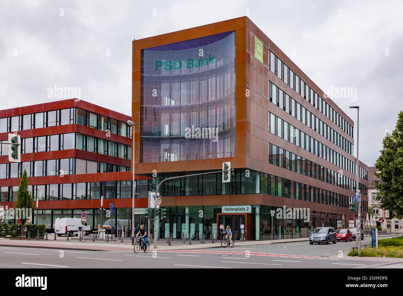 Medienfassade der PSD Bank Westfalen-Lippe am Hafenplatz dienen 220.000 LEDs als Großleinwand, Münster, Nordrhein-Westfalen, Deutschland. Medienfassade Stockfoto