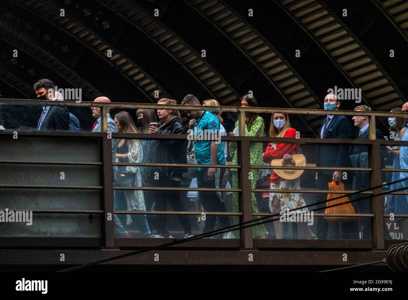 Zug im Bahnhof Stockfoto