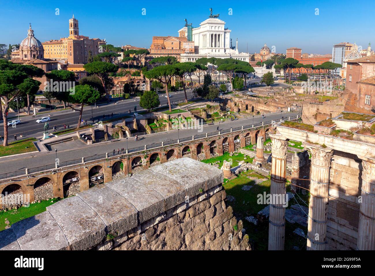 Ruinen des Trajan's Forum bei Sonnenuntergang. Rom. Italien. Stockfoto