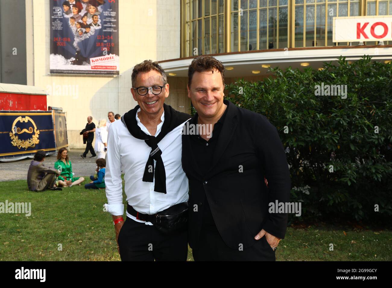 Guido Maria Kretschmer mit Ehemann Frank Mutters bei der Premiere des Theaterstücks 'Mord im Orientexpress' in der Komödie am Kurfürstendamm im Schill Stockfoto