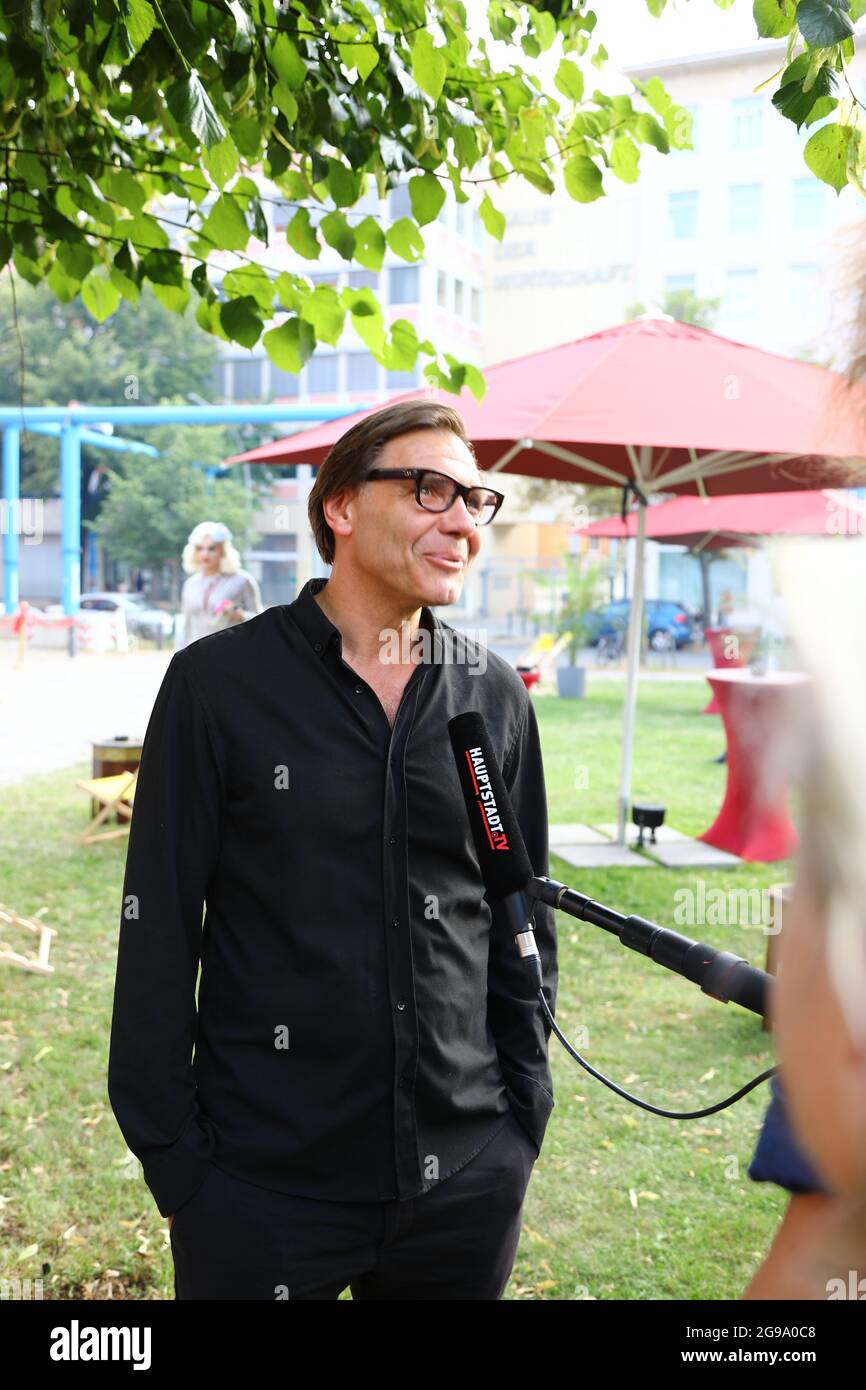 Max Hopp bei der Premiere des Theaterstücks 'Mord im Orientexpress' in der Komödie am Kurfürstendamm im Schiller Theater. Berlin, 24.07.2021 Stockfoto