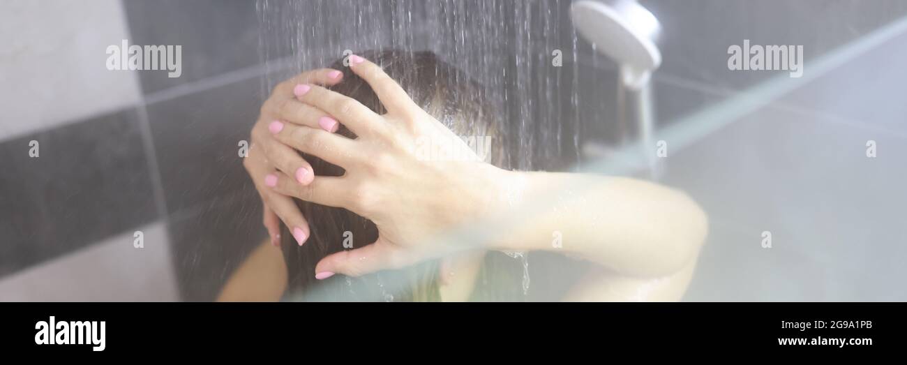 Neona Fingert Sich In Einer Dampfenden Dusche Neona Fingert Sich In Einer Dampfenden Dusche