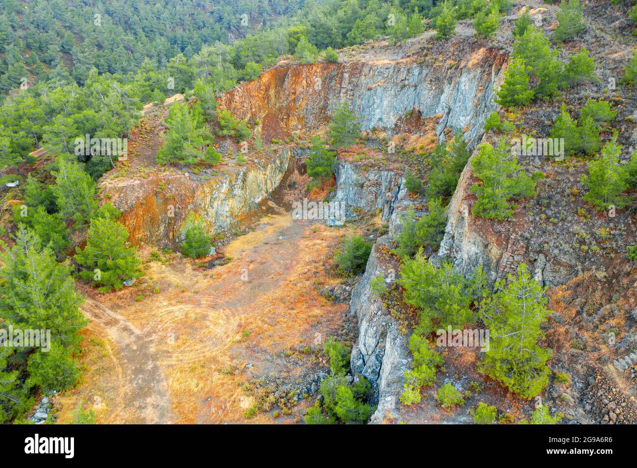 Wiederaufforstung und Wiederherstellung des Landes des ehemaligen Kupferbergbaus im Troodos-Gebirge, Zypern Stockfoto