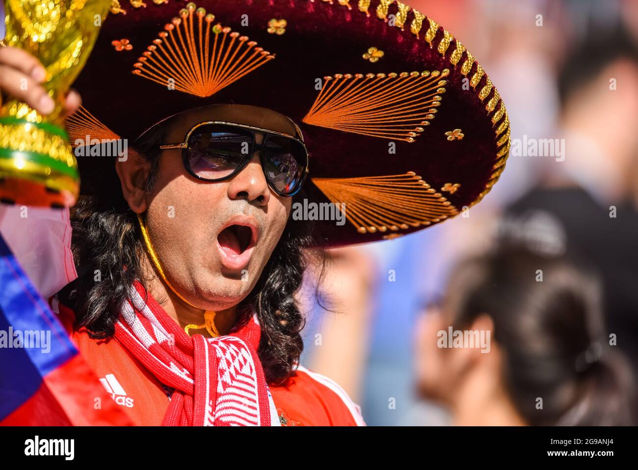 Moskau, Russland - 1. Juli 2018. Mexikanischer Fan vor der FIFA Fußball-Weltmeisterschaft 2018 Runde des 16-Spiels Spanien gegen Russland. Stockfoto