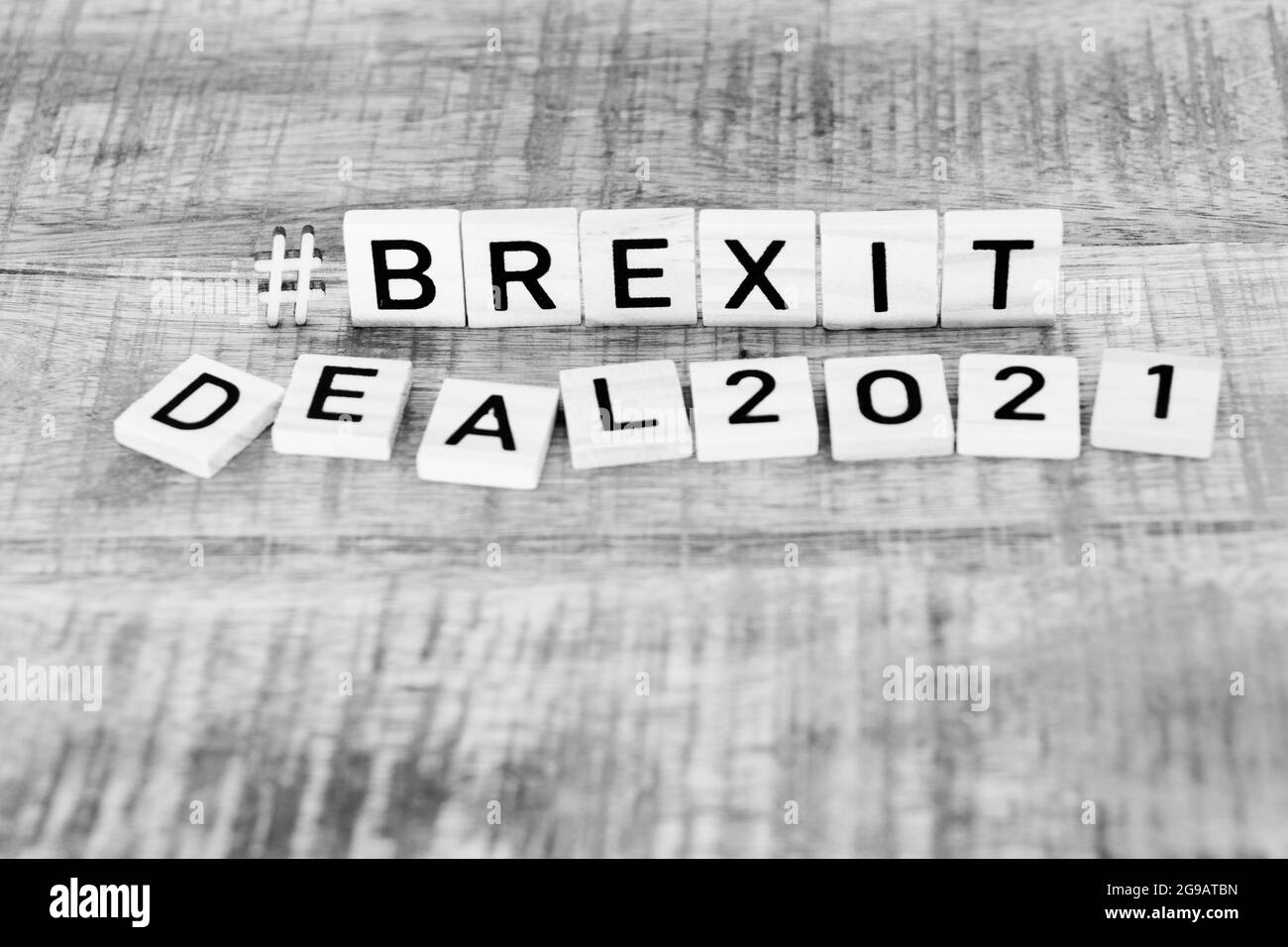 Holzbriefe mit dem Text brexit Deal 2021 Stockfoto