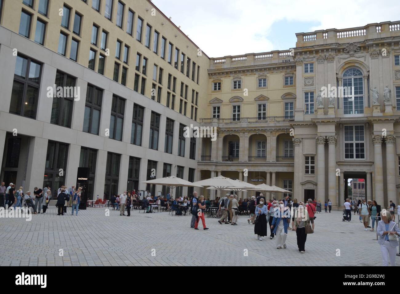 Die Nachbildung´s Berliner Königspalastes ist für die Öffentlichkeit zugänglich - Berlin, Deutschland - 22. Juli 2021. Stockfoto