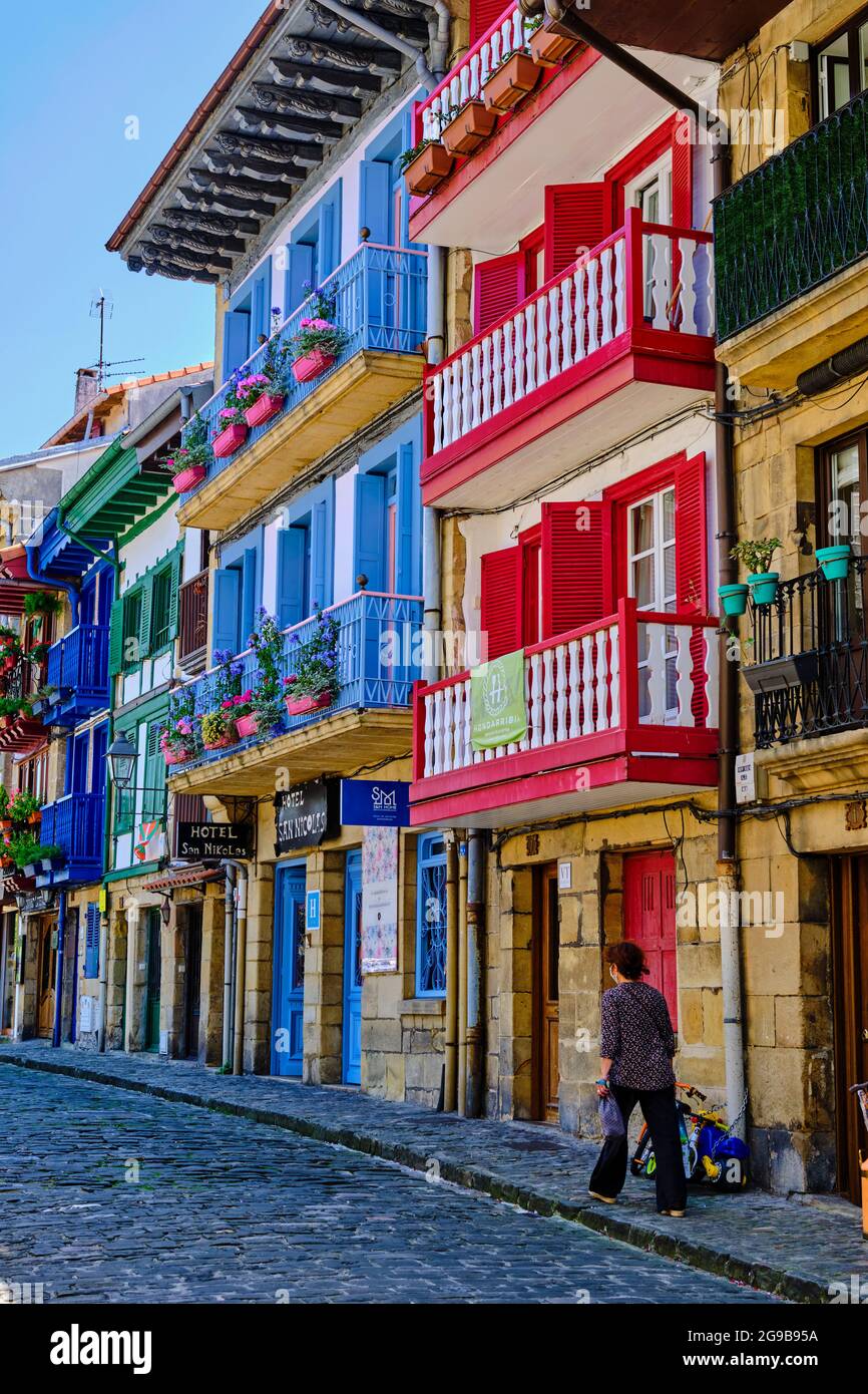 Spanien, Baskenland, Guipuscoa, Hondarribia, San Nikolas Street Stockfoto