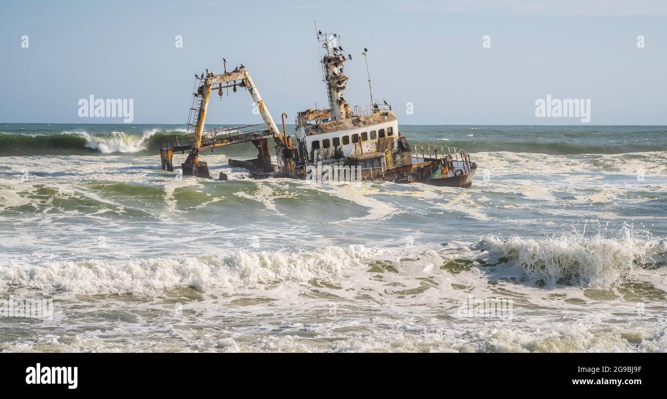 Zeila Schiffswrack an der Skeleton Coast in der Nähe der Henties Bay in Namibia, Südwestafrika. Stockfoto