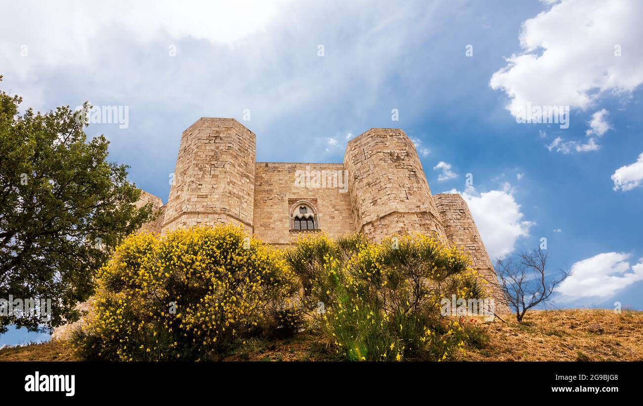 Andria, Italien - 18. Juni 2021: Castel del Monte von Friedrich II. Von Schwaben in Apulien ohne jemanden Stockfoto