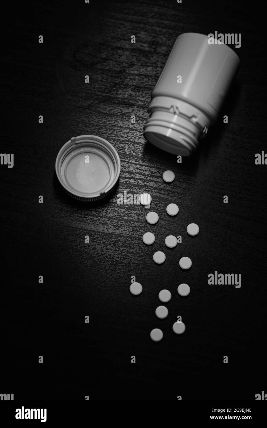Pillentopf und Pillen Stockfoto