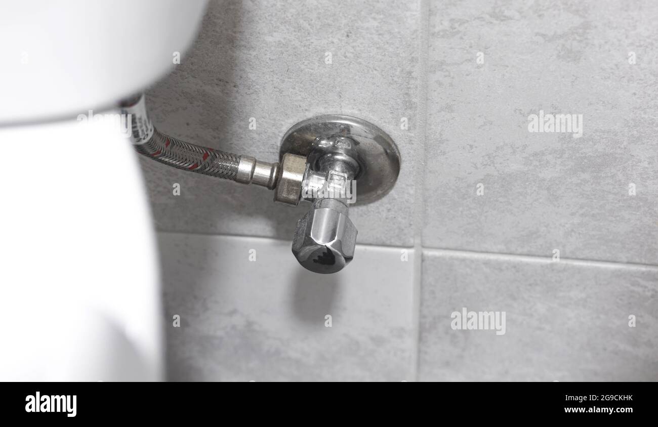 Toilettenrohre close-up, Sanitär-Konzept Hintergrund für Bad Stockfoto