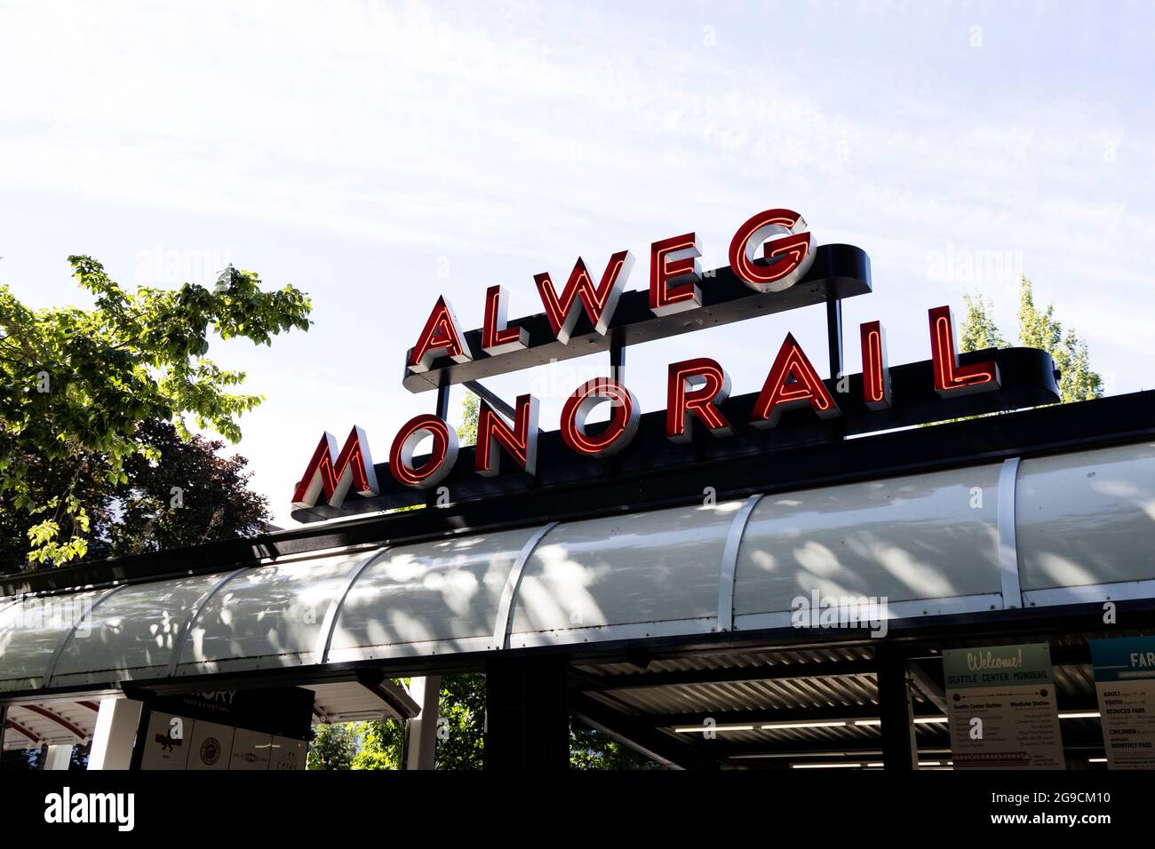 Das Schild vor dem Eingang zur Monorail-Station im Seattle Center in Seattle, Washington, USA. Stockfoto