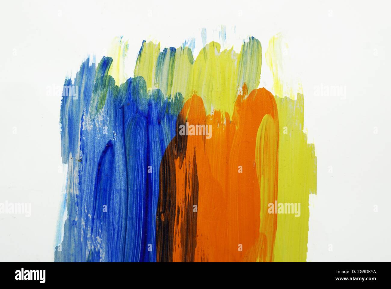 Üben Sie das Zeichnen von farbigen Linien mit kopischem Marker, Kurven, geraden Linien Stockfoto