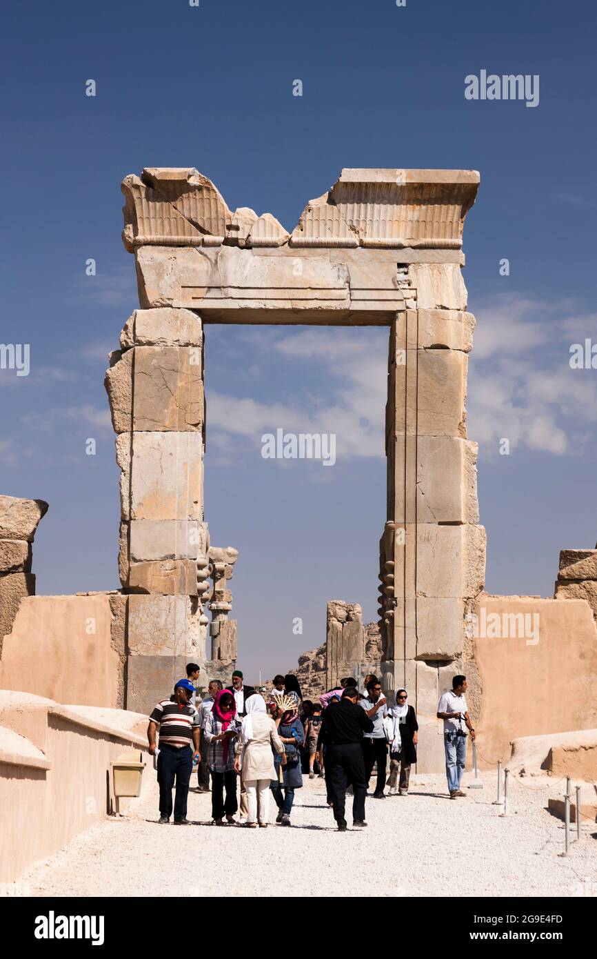 Persepolis, Torresten, Palast von hundert Säulen (100 Säulen), Hauptstadt des Achaemeniden-Reiches, Fars-Provinz, Iran, Persien, Westasien, Asien Stockfoto