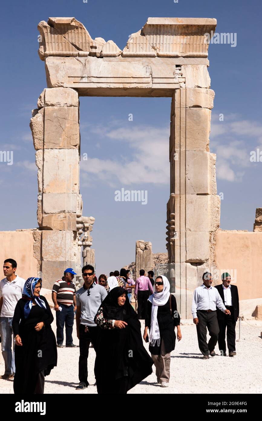 Persepolis, Torresten, Palast von hundert Säulen (100 Säulen), Hauptstadt des Achaemeniden-Reiches, Fars-Provinz, Iran, Persien, Westasien, Asien Stockfoto
