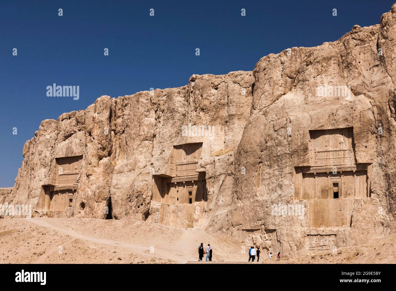Naqsh-e Rostam, steingeschnittenes königliches Grab des achämeniden-Reiches und sasanidisches Relief der Könige, der Provinz Fars, des Iran, Persien, Westasiens, Asien Stockfoto