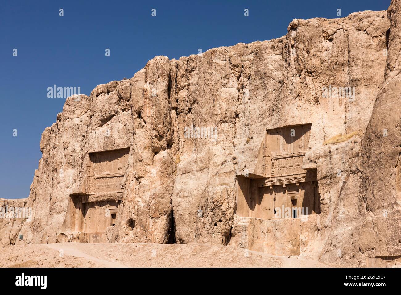 Naqsh-e Rostam, steingeschnittenes königliches Grab des achämeniden-Reiches und sasanidisches Relief der Könige, der Provinz Fars, des Iran, Persien, Westasiens, Asien Stockfoto