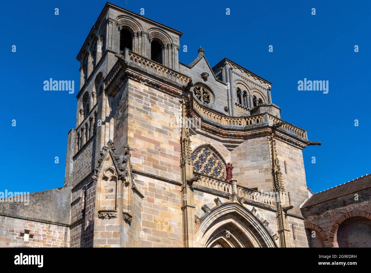 Souvigny. St. Peter und St. Paul Priorat Kirche, Departement Allier, Auvergne-Rhone-Alpes, Frankreich Stockfoto