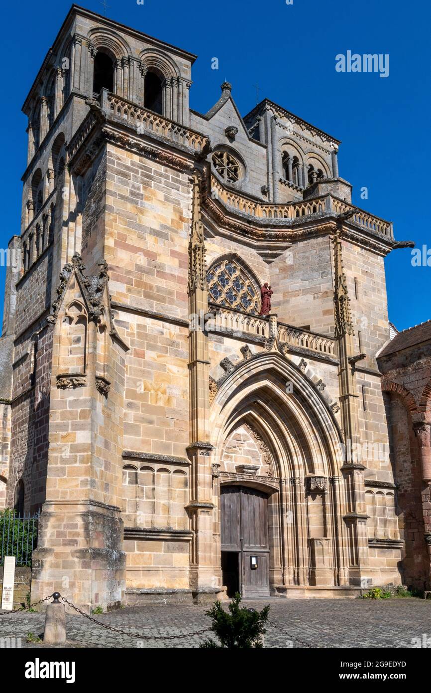 Souvigny. St. Peter und St. Paul Priorat Kirche, Departement Allier, Auvergne-Rhone-Alpes, Frankreich Stockfoto