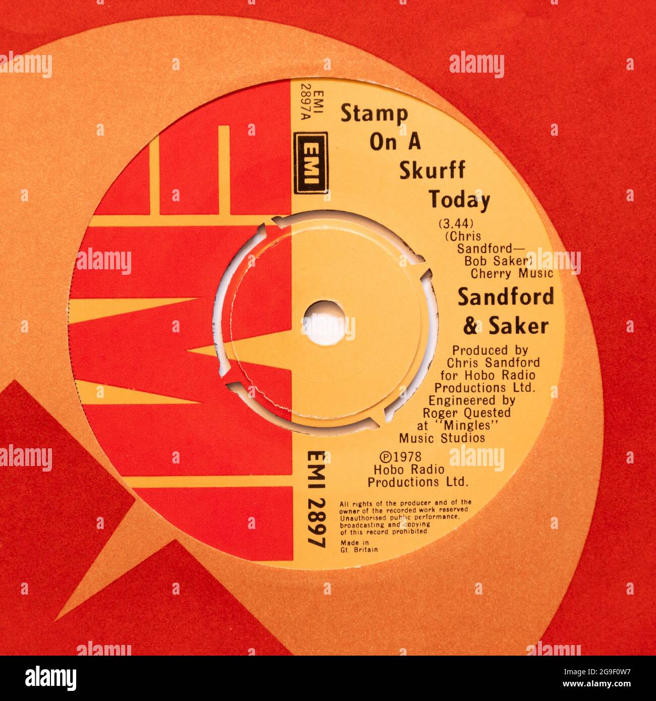 Stamp on a Skurff Today von Sandford und Saker, ein Stock-Foto der 7' Single Vinyl-Schallplatte mit 45 U/min im Cover Stockfoto