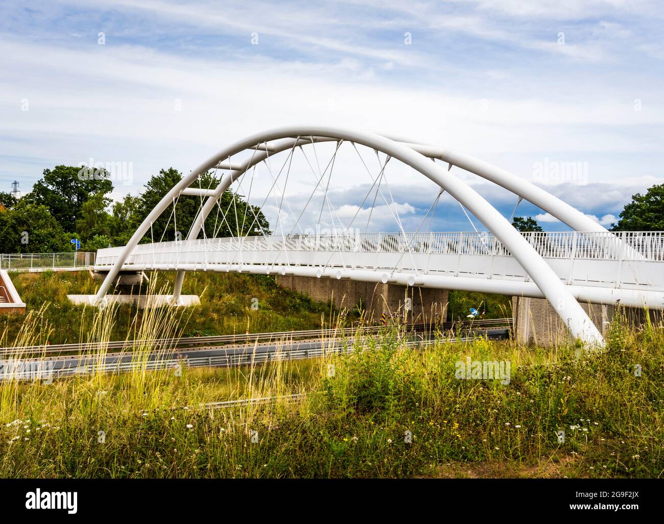 Neue kombinierte Rad- und Fußgängerbrücke auf dem Crookbarrow Way (A4440), südliche Verbindungsstraße, Worcester Stockfoto