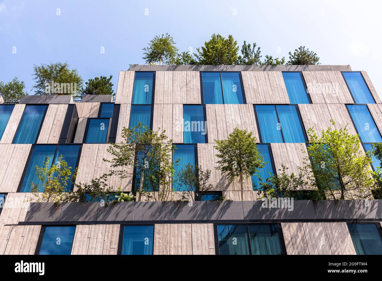 Das Designhotel Ruby Ella mit bepflanzter Fassade auf der Straße Hohenzollernring, Architekt Christoph Ingenhoven, Köln, Deutschland. das Designhotel Ruby Stockfoto