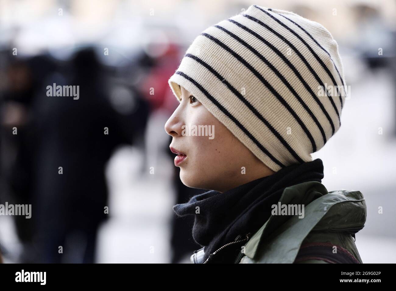 Streetstyle auf der Paris Fashion Week - Frankreich Stockfoto