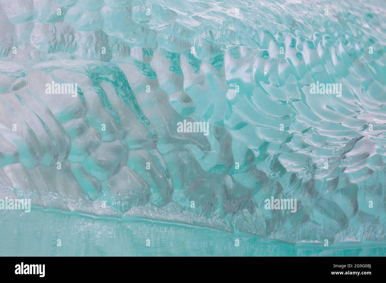 Details einer Eisscholle, Wagonwaybreen, Magdalenefjord, Svalbard, Norwegen Stockfoto