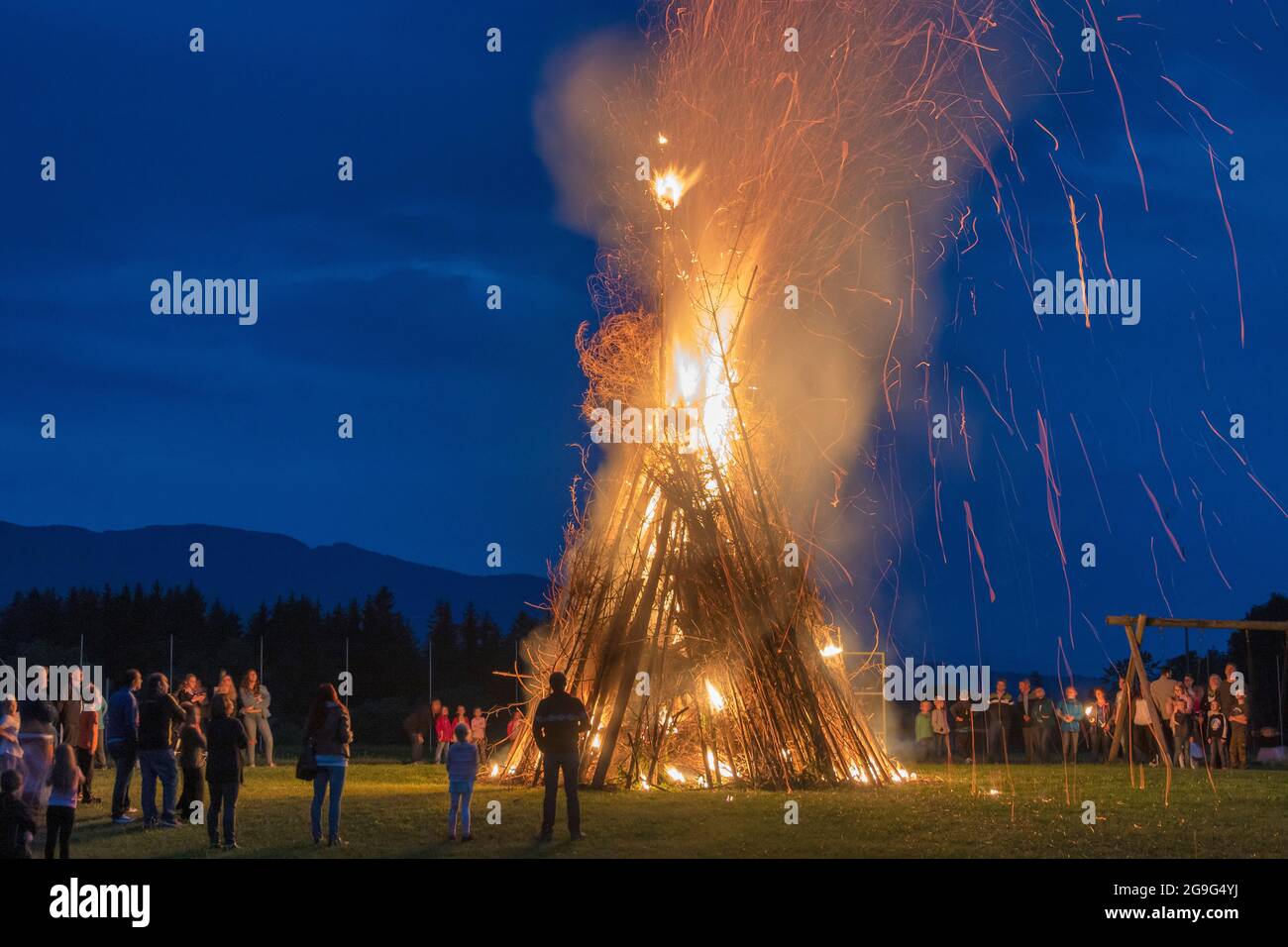 Midsummer Festival bonfire Teisendorf, Oberbayern, Deutschland Stockfoto