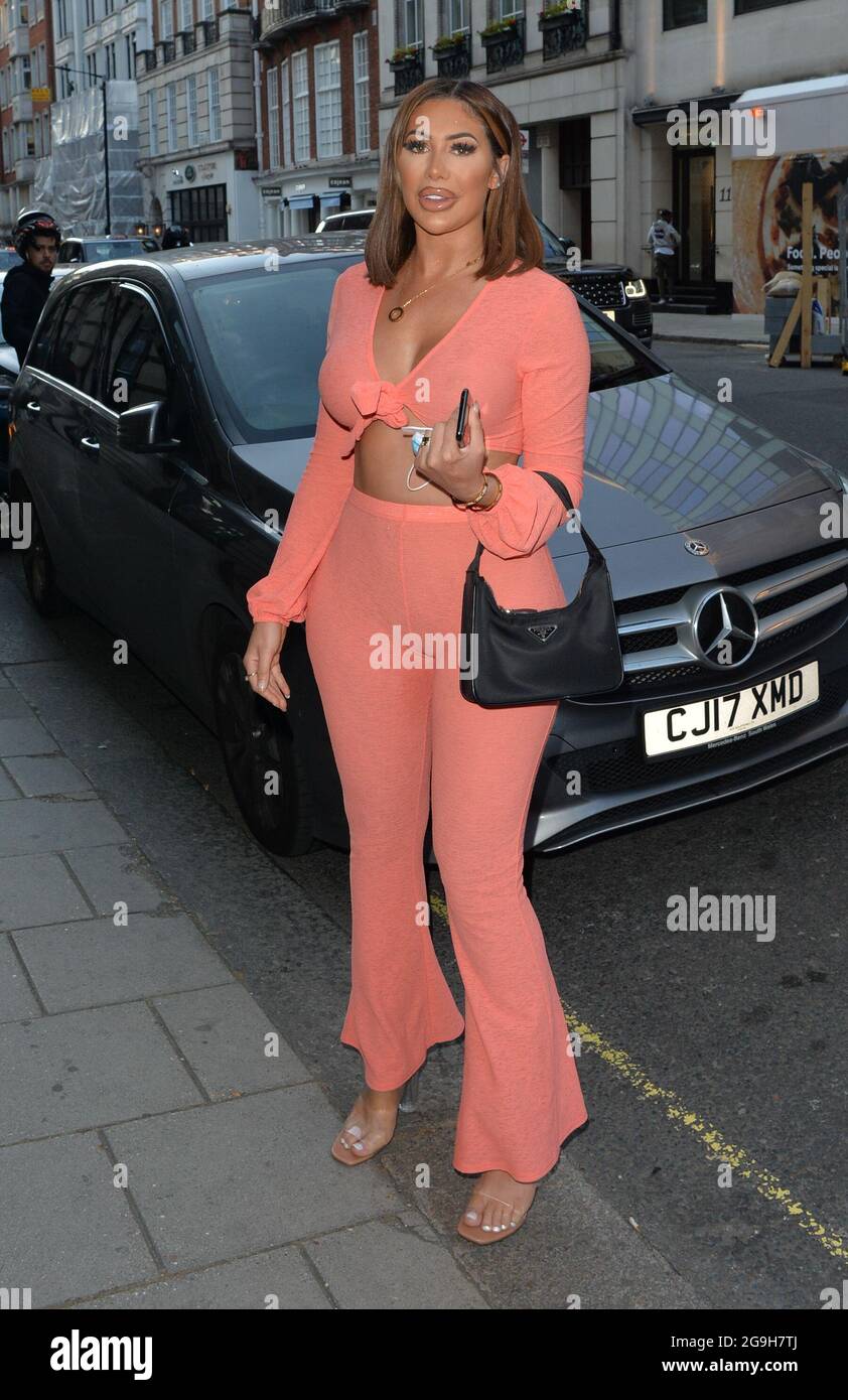 LondonEngland - 20210601 - Chloe FerryAbbie HolbornDemi Sims und Bethan